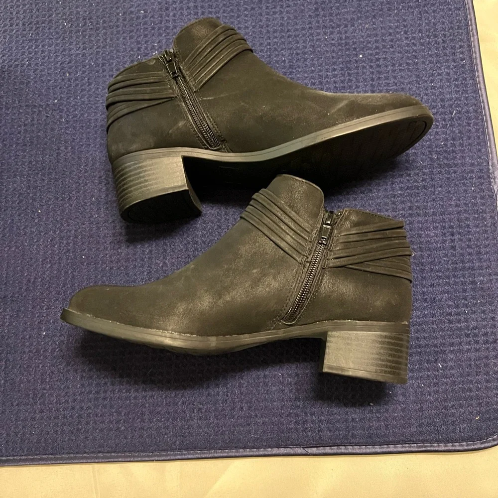 Easy Street Black Ankle Boots with Side Zipper